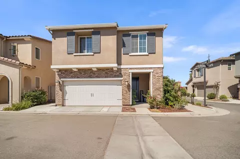 Exterior - 905 Wishon Ave W, Madera, CA 93636 photo 4 of 10