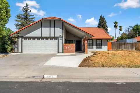 Exterior - 2325 Lincoln Ave, Clovis, CA 93611 photo 2 of 8