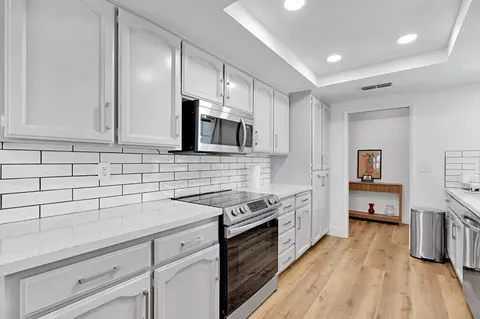 Kitchen - 2325 Lincoln Ave, Clovis, CA 93611 photo 4 of 6