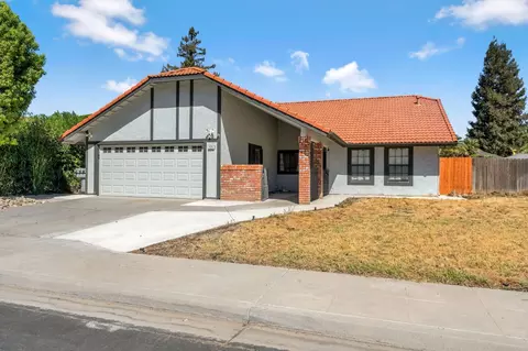 Exterior - 2325 Lincoln Ave, Clovis, CA 93611 photo 8 of 8