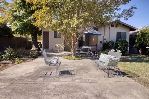 Exterior - 317 S K St, Madera, CA 93637 photo 7 of 7