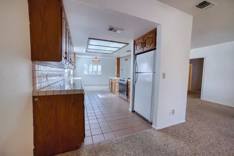 Entry Way - 317 S K St, Madera, CA 93637 photo 2 of 3
