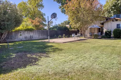 Exterior - 317 S K St, Madera, CA 93637 photo 3 of 7