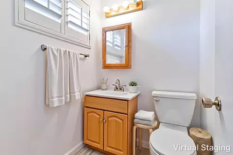 Bath - 434 Cornell Ave, Coalinga, CA 93210 photo 2 of 3