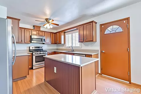 Kitchen - 434 Cornell Ave, Coalinga, CA 93210 photo 4 of 10