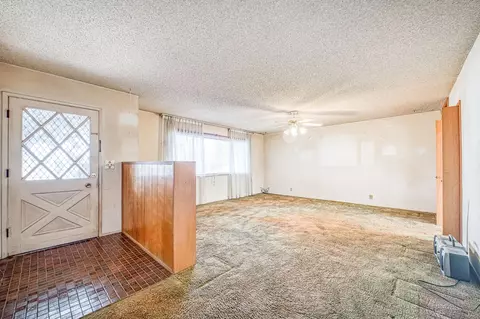 Living - 818 S Del Norte Ave, Kerman, CA 93630 photo 1 of 6