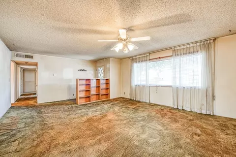 Living - 818 S Del Norte Ave, Kerman, CA 93630 photo 4 of 6