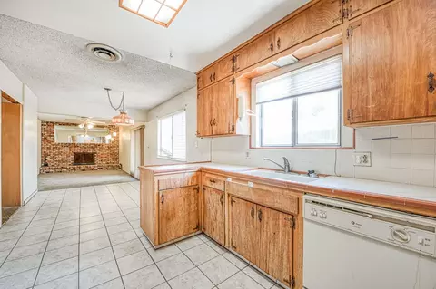 Kitchen - 818 S Del Norte Ave, Kerman, CA 93630 photo 4 of 4
