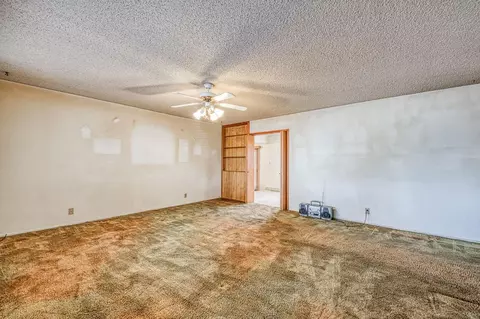 Living - 818 S Del Norte Ave, Kerman, CA 93630 photo 3 of 6
