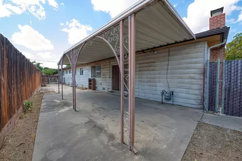 Exterior - 818 S Del Norte Ave, Kerman, CA 93630 photo 3 of 3