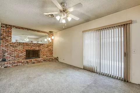Living - 818 S Del Norte Ave, Kerman, CA 93630 photo 5 of 6