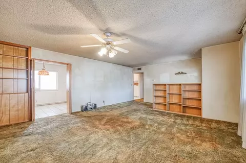 Living - 818 S Del Norte Ave, Kerman, CA 93630 photo 2 of 6