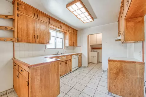 Kitchen - 818 S Del Norte Ave, Kerman, CA 93630 photo 2 of 4