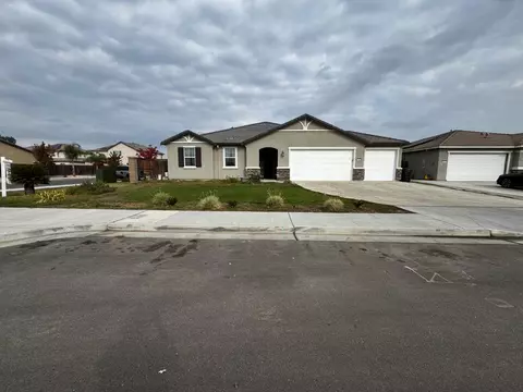 806 E Curtis Ave, Fowler, CA 93625