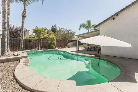 Exterior - 3704 Bryan St, Selma, CA 93662 photo 7 of 8