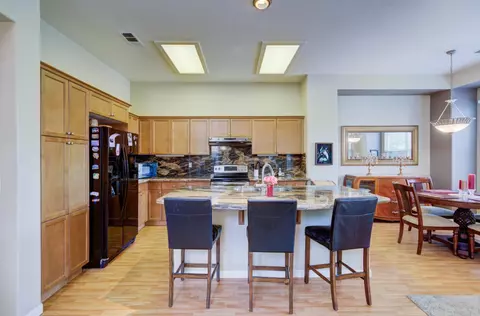 Kitchen - 10864 E Clearwater Way, Clovis, CA 93619 photo 3 of 5
