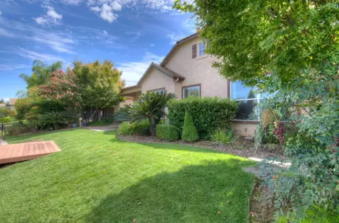 Exterior - 10864 E Clearwater Way, Clovis, CA 93619 photo 5 of 8