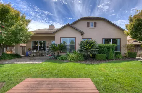 Exterior - 10864 E Clearwater Way, Clovis, CA 93619 photo 6 of 8
