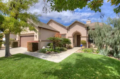 Exterior - 10864 E Clearwater Way, Clovis, CA 93619 photo 2 of 8