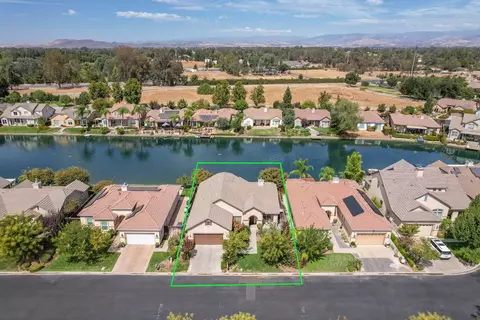 View/Area - 10864 E Clearwater Way, Clovis, CA 93619 photo 4 of 15