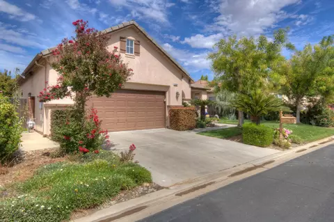 Exterior - 10864 E Clearwater Way, Clovis, CA 93619 photo 3 of 8