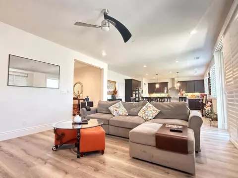 Living - 1014 Treasure Hills Dr, Madera, CA 93636 photo 2 of 5