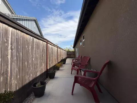 Exterior - 1014 Treasure Hills Dr, Madera, CA 93636 photo 21 of 25
