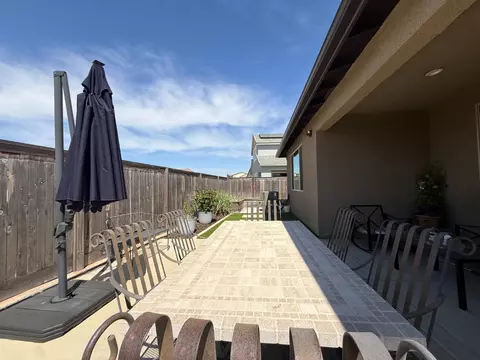 Exterior - 1014 Treasure Hills Dr, Madera, CA 93636 photo 14 of 25