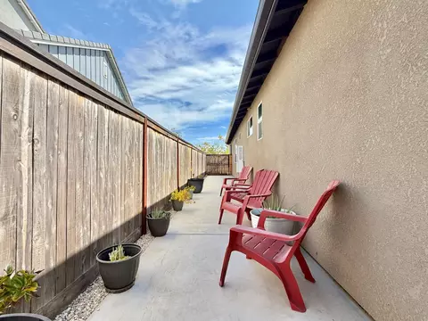 Exterior - 1014 Treasure Hills Dr, Madera, CA 93636 photo 22 of 25