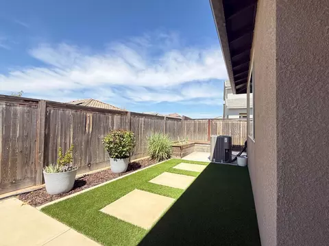 Exterior - 1014 Treasure Hills Dr, Madera, CA 93636 photo 17 of 25