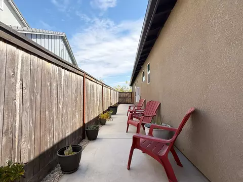 Exterior - 1014 Treasure Hills Dr, Madera, CA 93636 photo 20 of 25