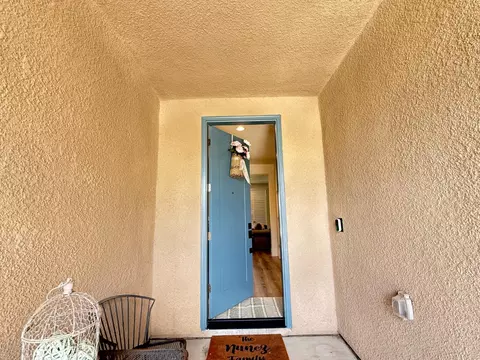 Entry Way - 1014 Treasure Hills Dr, Madera, CA 93636 photo 1 of 5