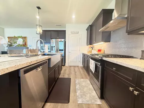 Kitchen - 1014 Treasure Hills Dr, Madera, CA 93636 photo 2 of 6