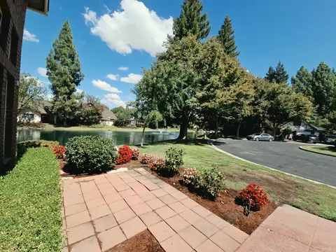 Exterior - 2337 Dawson Cove Ln S, Clovis, CA 93611 photo 2 of 4