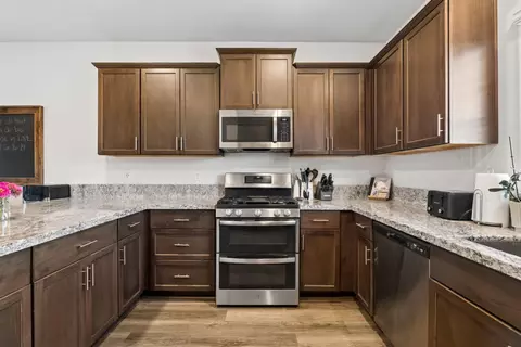 Kitchen - 3567 Rocky Bottom St, Madera, CA 93637 photo 2 of 2