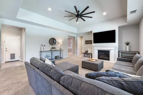 Entry Way - 4052 Flint Ave, Clovis, CA 93619 photo 6 of 7