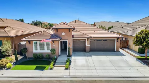 Exterior - 4052 Flint Ave, Clovis, CA 93619 photo 10 of 12