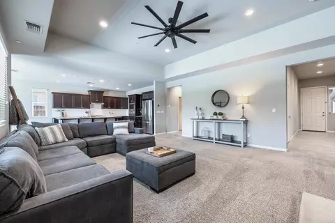 Entry Way - 4052 Flint Ave, Clovis, CA 93619 photo 5 of 7