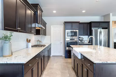 Kitchen - 4052 Flint Ave, Clovis, CA 93619 photo 4 of 7
