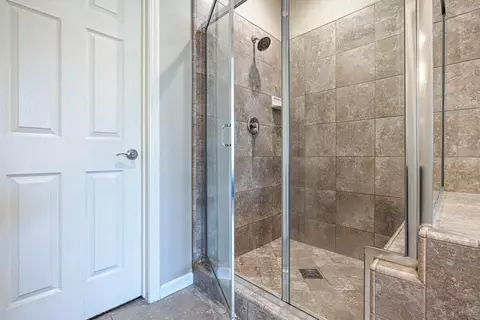 Bath - 4052 Flint Ave, Clovis, CA 93619 photo 6 of 6