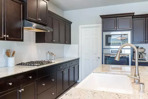 Kitchen - 4052 Flint Ave, Clovis, CA 93619 photo 6 of 7