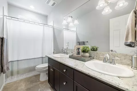 Bath - 4052 Flint Ave, Clovis, CA 93619 photo 1 of 6