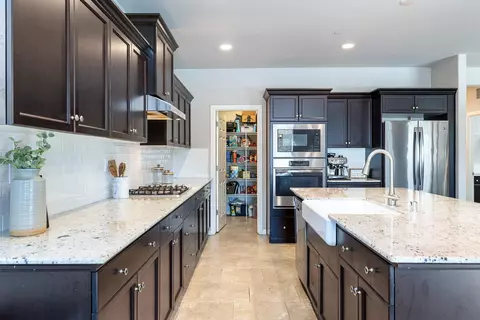 Kitchen - 4052 Flint Ave, Clovis, CA 93619 photo 5 of 7