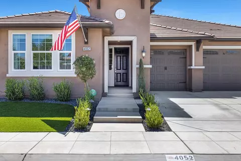 Exterior - 4052 Flint Ave, Clovis, CA 93619 photo 4 of 12