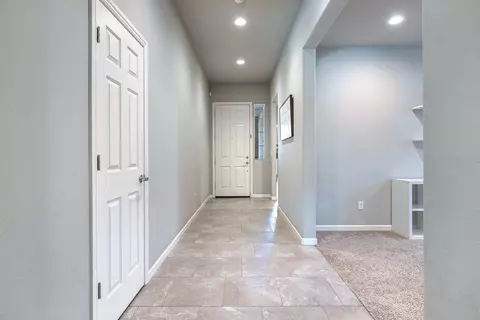 Entry Way - 4052 Flint Ave, Clovis, CA 93619 photo 4 of 7