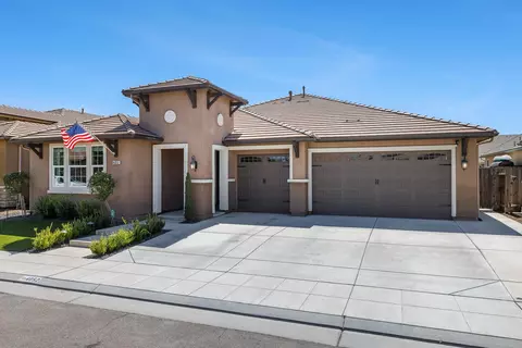 Exterior - 4052 Flint Ave, Clovis, CA 93619 photo 2 of 12