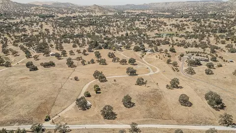 View/Area - 20100 Tollhouse Rd, Clovis, CA 93619 photo 9 of 11