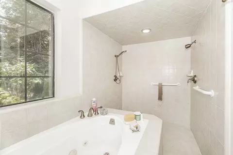 Bath - 20100 Tollhouse Rd, Clovis, CA 93619 photo 3 of 5