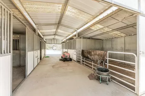 Entry Way - 20100 Tollhouse Rd, Clovis, CA 93619 photo 2 of 2