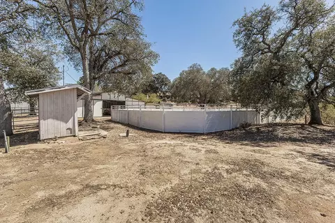 Exterior - 20100 Tollhouse Rd, Clovis, CA 93619 photo 20 of 27